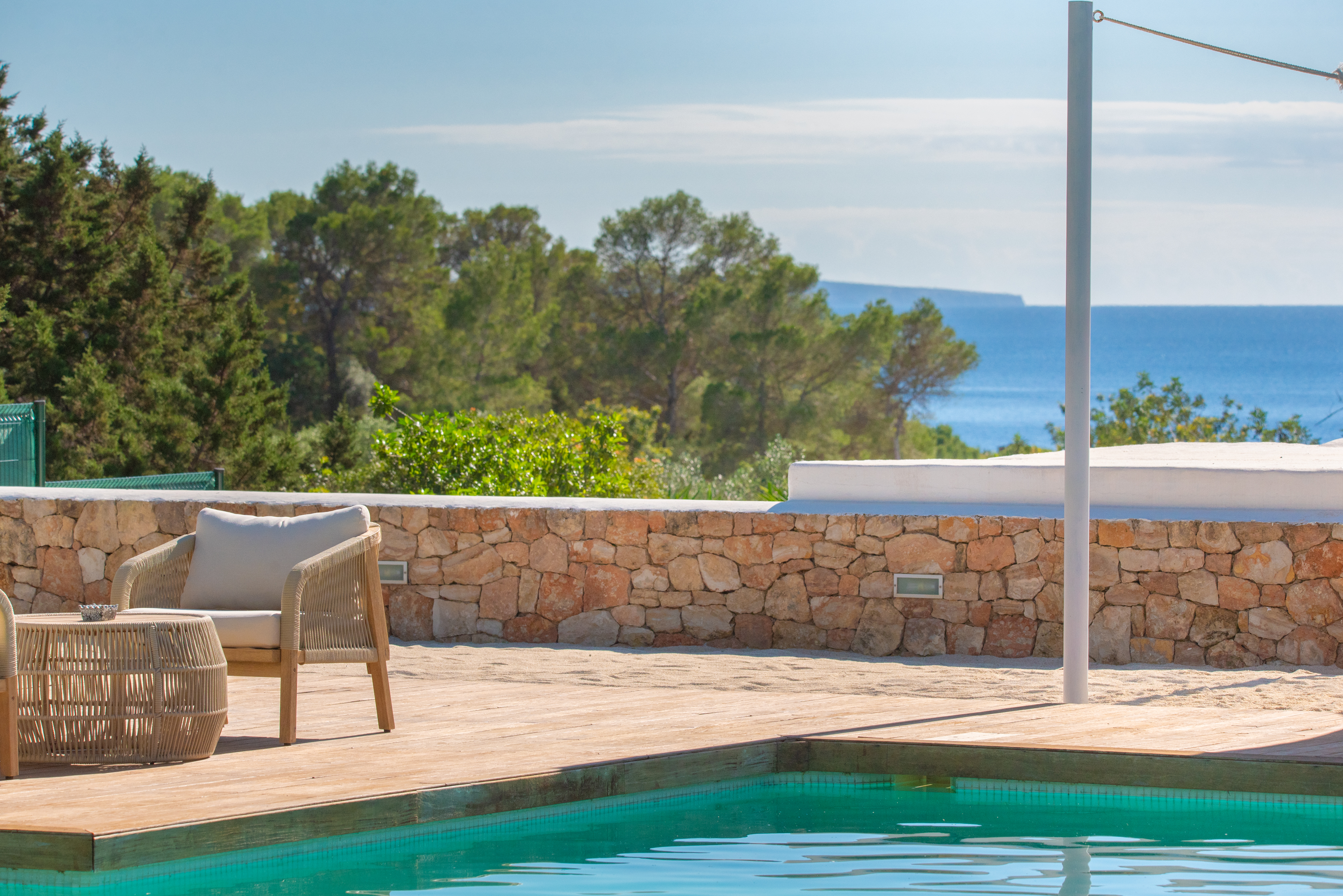 Villa Jondal — Mediterranean estate perspective